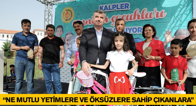``Ne Mutlu Yetimlere ve Öksüzlere Sahip Çıkanlara`` ``Ne Mutlu Yetimlere ve Öksüzlere Sahip Çıkanlara``